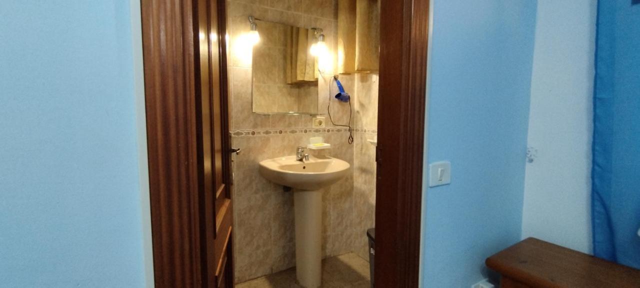 Los Cristianos Centro, Room With A Private Bathroom In Shared Apartment Arona  Exterior foto