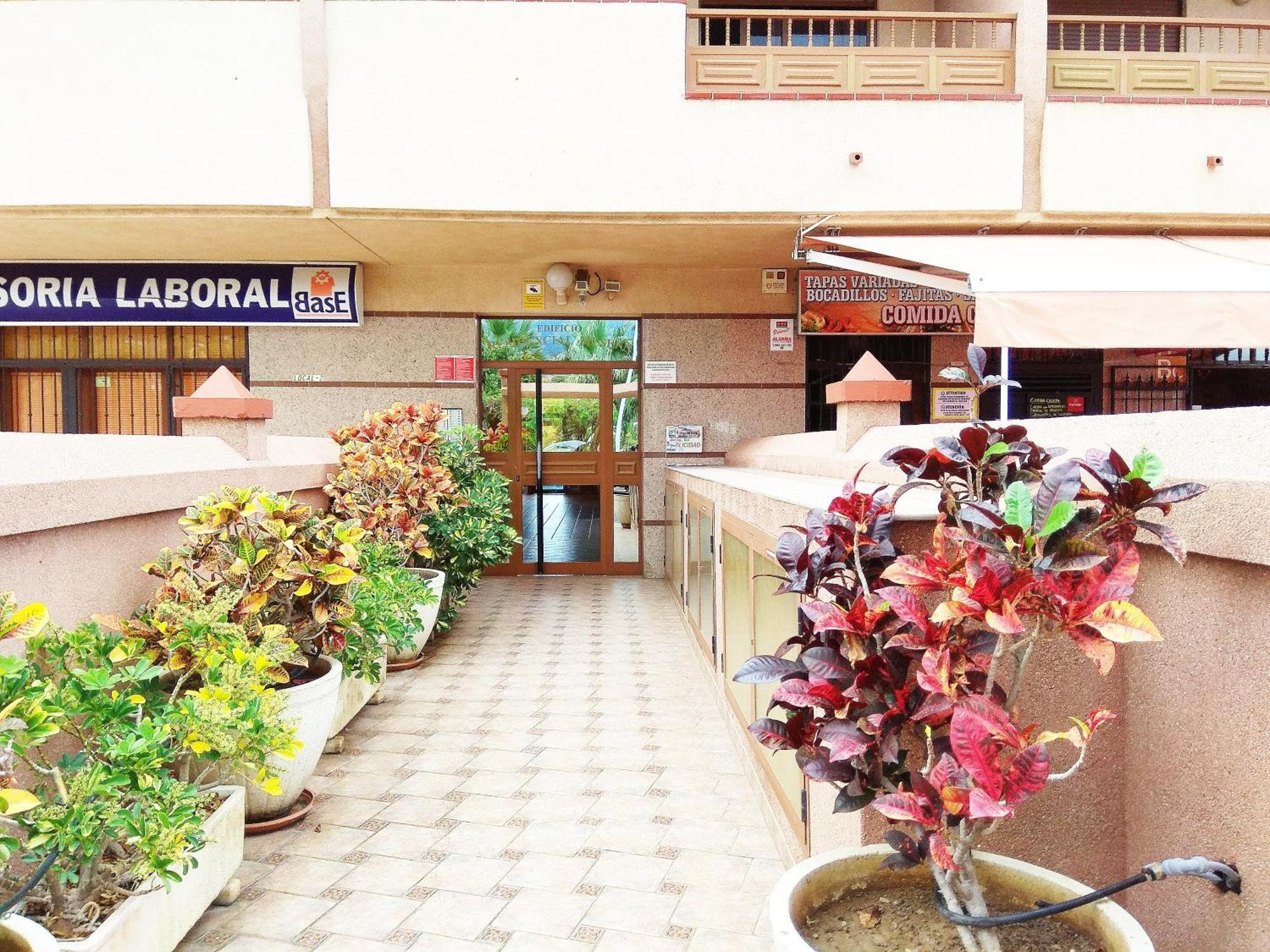 Los Cristianos Centro, Room With A Private Bathroom In Shared Apartment Arona  Exterior foto
